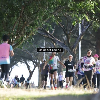 Runner Photo 6076071