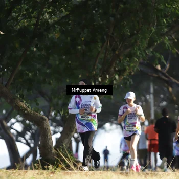 Runner Photo 6076102