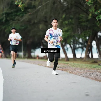 Runner Photo 6077068