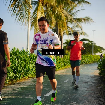 Runner Photo 6078262