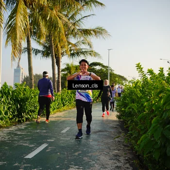 Runner Photo 6078299