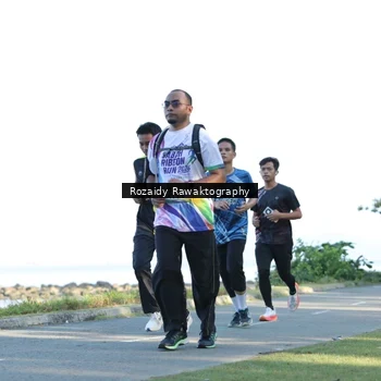 Runner Photo 6080240