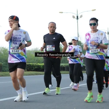 Runner Photo 6080336