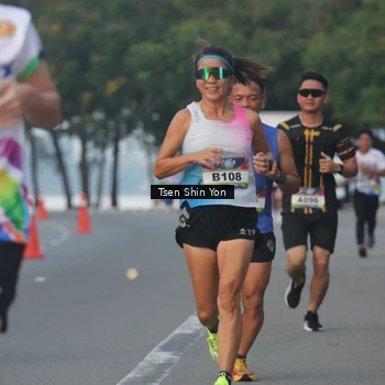 Runner Photo 6080807