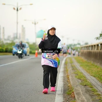 Runner Photo 6080860