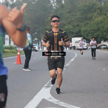Runner Photo 6081125