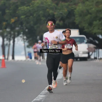 Runner Photo 6081634