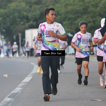 Runner Photo 6083040