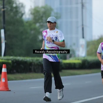 Runner Photo 6083343