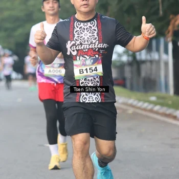 Runner Photo 6083849