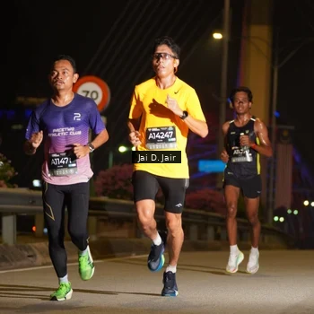 Runner Photo 6083923