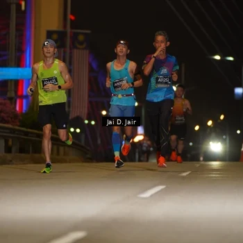Runner Photo 6084062