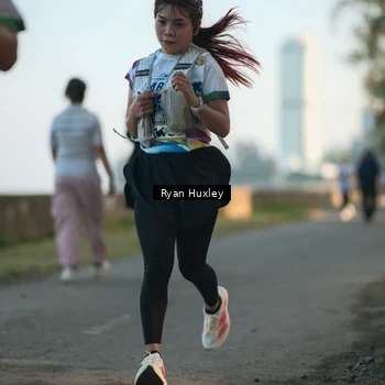 Runner Photo 6084910