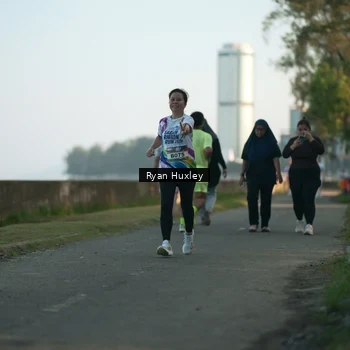 Runner Photo 6084919