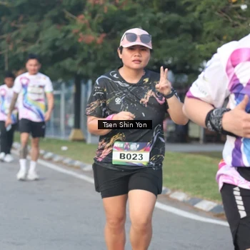 Runner Photo 6084923