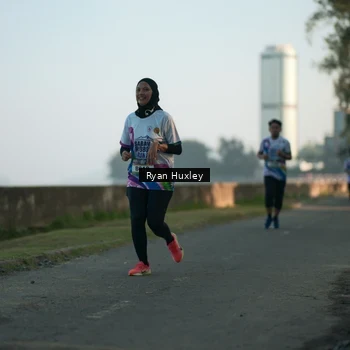 Runner Photo 6085019