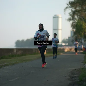 Runner Photo 6085023