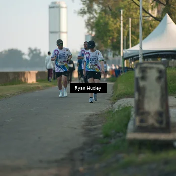 Runner Photo 6085049