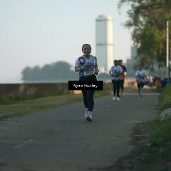 Runner Photo 6085105