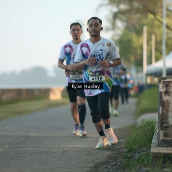 Runner Photo 6085242
