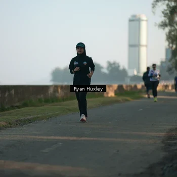 Runner Photo 6085476