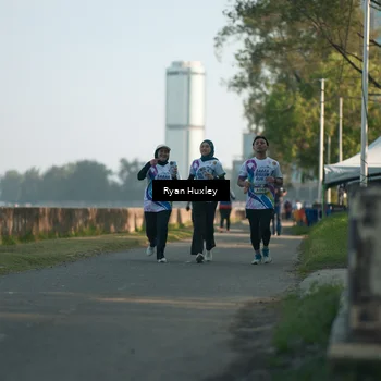 Runner Photo 6086007