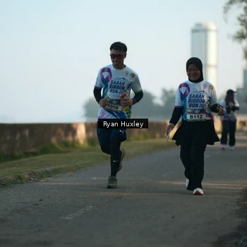 Runner Photo 6086050