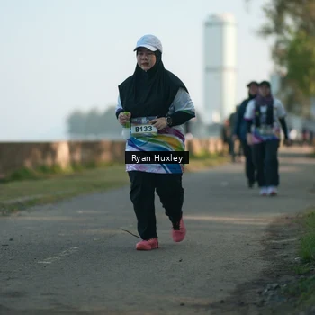 Runner Photo 6086055