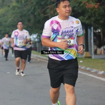 Runner Photo 6086061