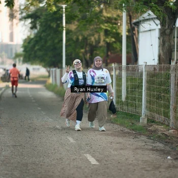 Runner Photo 6086140