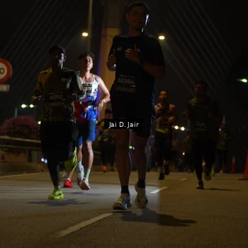 Runner Photo 6086301