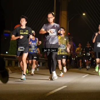 Runner Photo 6086366