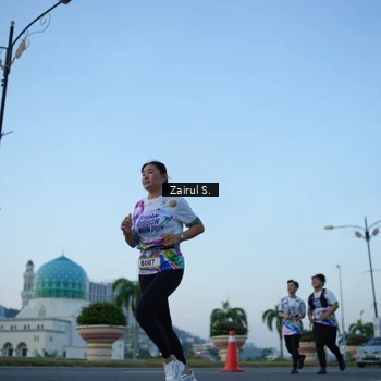 Runner Photo 6087624