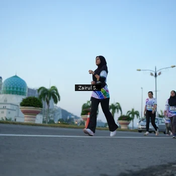 Runner Photo 6087876