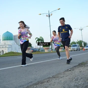 Runner Photo 6088311