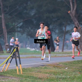 Runner Photo 6094011