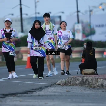 Runner Photo 6094339