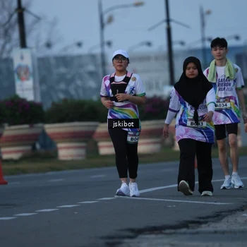 Runner Photo 6094343