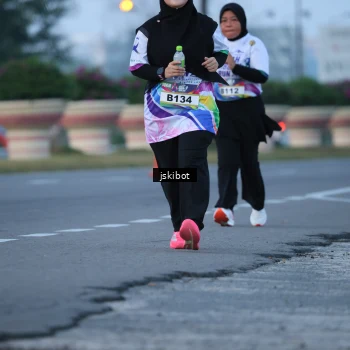 Runner Photo 6094358