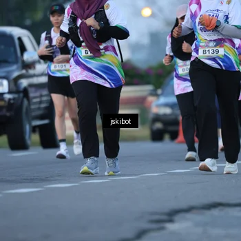 Runner Photo 6094450