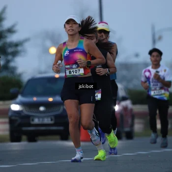 Runner Photo 6095100