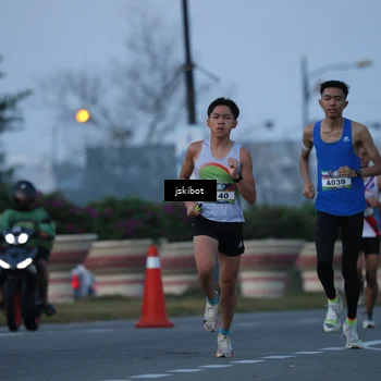 Runner Photo 6095250