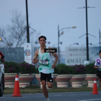 Runner Photo 6095359