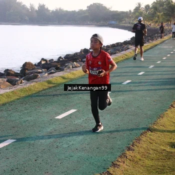 Runner Photo 6097044