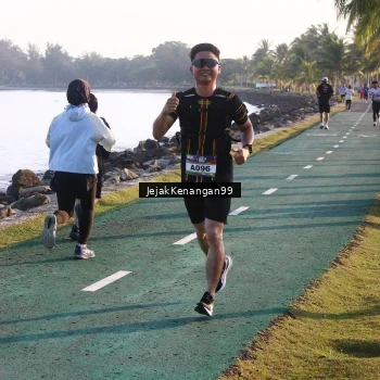 Runner Photo 6097055