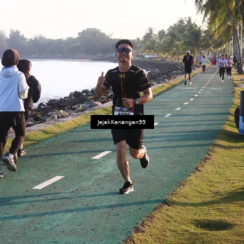 Runner Photo 6097101