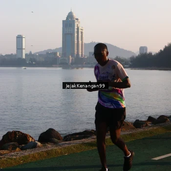 Runner Photo 6097992