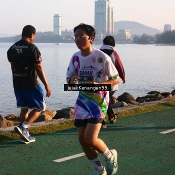 Runner Photo 6099453