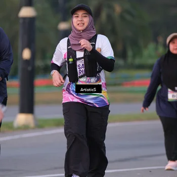 Runner Photo 6099875