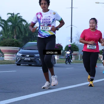 Runner Photo 6100011